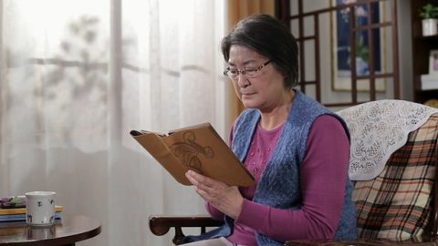 ယုံကြည်သူအချင်းချင်း အတူတကွ နုတ်ကပတ်တော် ကြည့်ရှုခြင်း